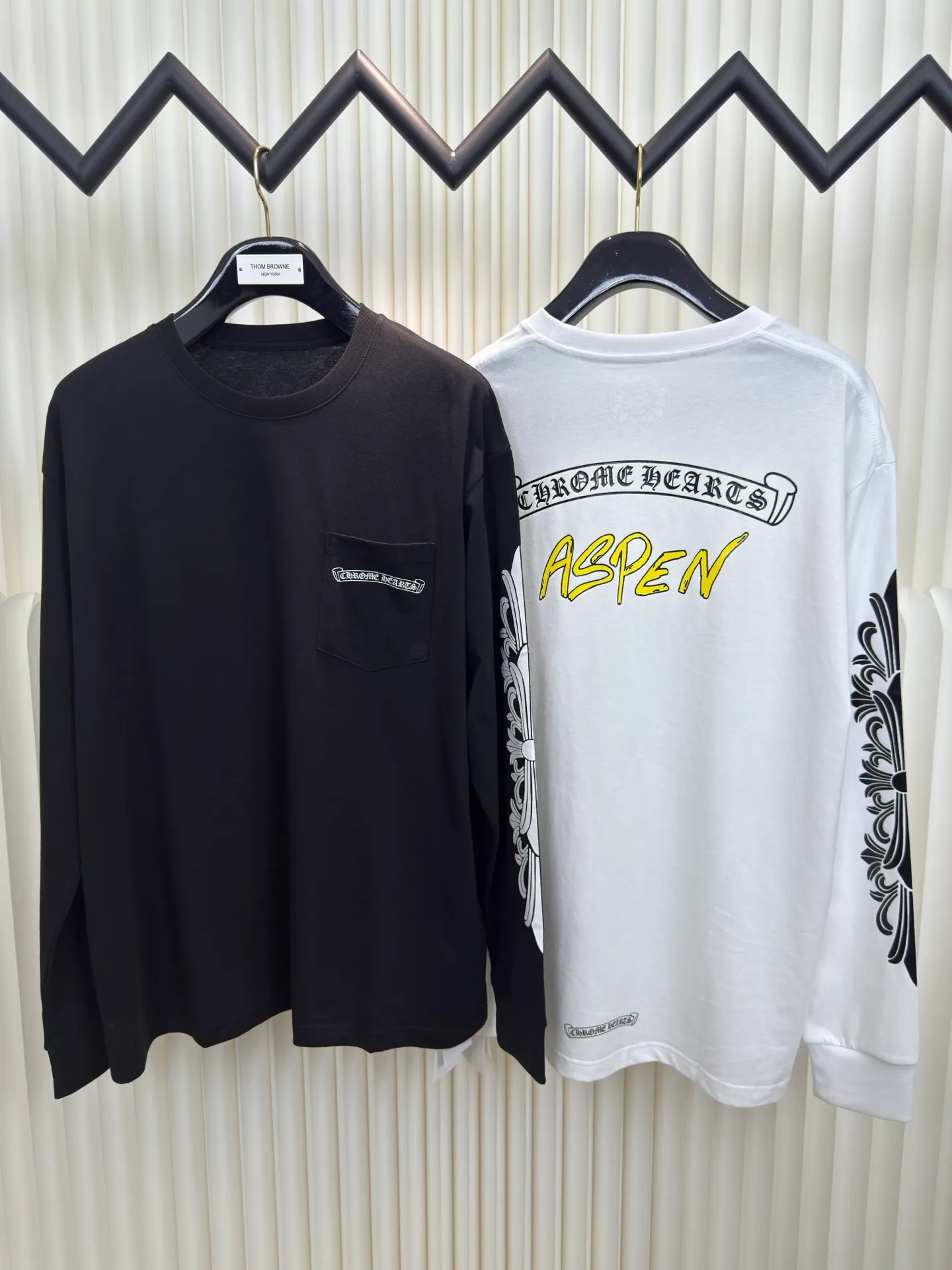 P310 Chrome Hear Aspen Graffiti Limited Long Sleeve The fabric is made of 26-woven 220g cotton material. The printing is ink printing. Customized accessories. Size S M L